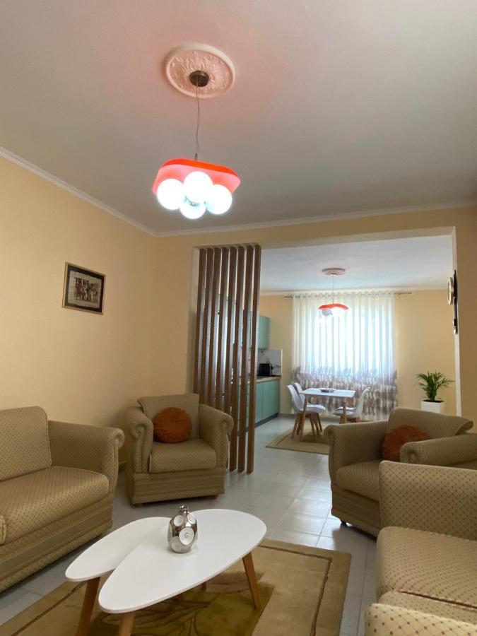Guest House Тирана Экстерьер фото